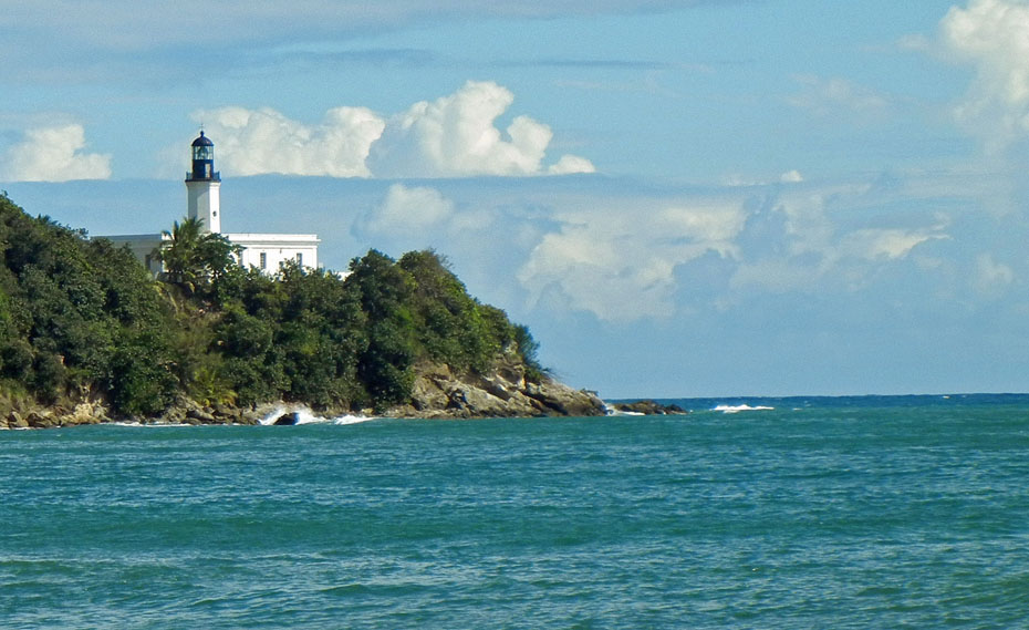 Faro de Punta Tuna (Maunabo lighthouse) Puerto Rico